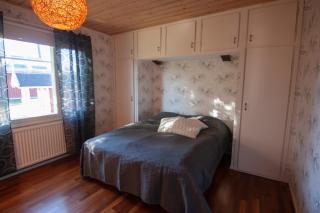 Kent's Lodge - - 4