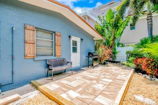 Coastal Hideaway - Bradenton Beach - 8