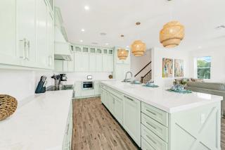 Beachly Beloved - Bradenton Beach - 6