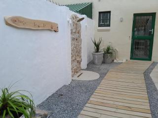 Ohana House - Unbeatable Location - Sea Views - 5