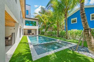 Shore Is Paradise - 1