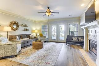 Private Patio, Decks Waterfront Eatonton Townhome - 8