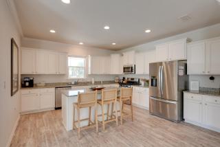 Steps to Shore Windmark Beach Retreat with Balcony! - Highland View - 3