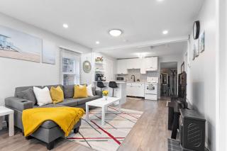 Cozy Cottage 3-min Walk to Beach - Crystal Beach - 0