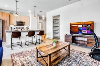 Elegant 2 BD 2 BA Retreat Ideal for Comfort Style - Fort Worth - 0