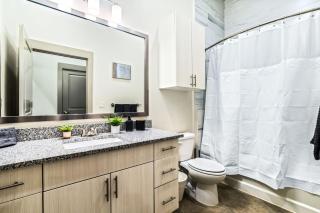 Elegant 2 BD 2 BA Retreat Ideal for Comfort Style - Fort Worth - 1