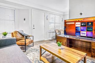 Embrace Austins Vibrant Heart Elegant 1BR Haven - Austin - 0