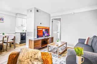 Embrace Austins Vibrant Heart Elegant 1BR Haven - Austin - 8