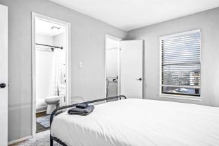 Embrace Austins Vibrant Heart Elegant 1BR Haven - Austin - 6
