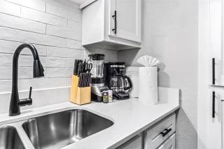 Chic Meets Comfort 1BR Austin Apt Near Downtown - Austin - 1