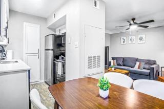 Elegant 1BR Haven - 10 Min to Downtown Austin - Austin - 7