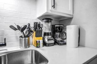Elegant 1BR Haven - 10 Min to Downtown Austin - Austin - 3