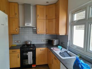 Big ensuite room with shower and rest room and good garden view - Londra - 4