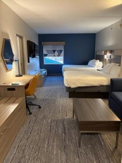 Holiday Inn Express Hotel & Suites Charleston-Southridge by IHG - Charleston - 0