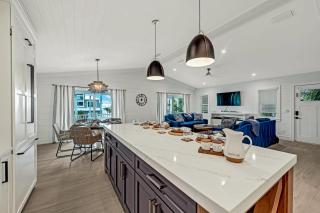 Totally Beachin' - Bradenton Beach - 4