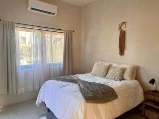 Casa Bella - Oceanview, Pool, Short Walk to Beach - - 1