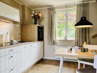 Ferienhaus Boddenbrise 13 Feriendorf Klein Stresow Rügen by ruyastay - Putbus - 8