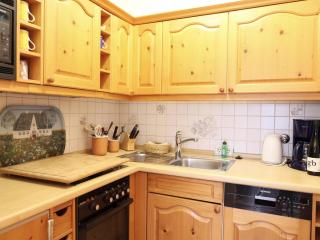 Freundliches 2-Zimmer-Appartement mit Kieferneinrichtung und einem Balkon. - Westerland - 6