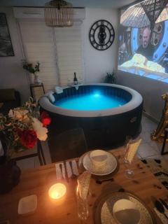 Charmant Appart'Hôtel Lit 160, Parking Gratuit, Terrasse, option SPA - 2