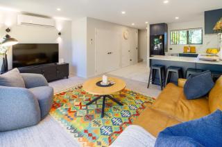 Walk to Canterbury Uni, Has Own Private Car Park - Christchurch - 8