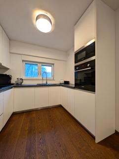 Forrest-Hugging Townhouse with Private Garden - Zagreb - 8