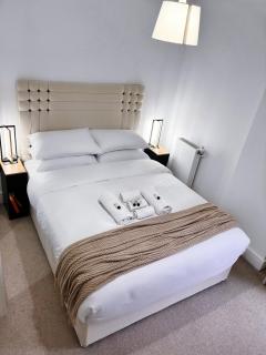 Bright Modern London 2-Bed Apartment with 2-Bath & Balcony View - Londra - 1