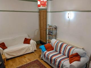 Cosy Cottage in Historic Halifax - 1