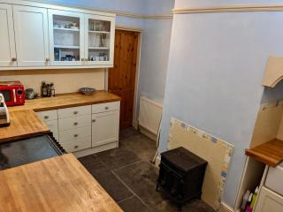 Cosy Cottage in Historic Halifax - 2