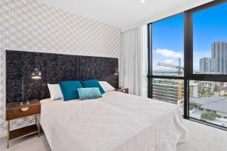 Luxury 2-Bedroom Apartment - Tryp Hotel - Gold Coast - 9