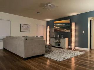 3400sqft! - Lovely Kitchen - Heated Pool - Cape Coral - 3