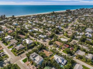 Blue Coral Beach House - Holmes Beach - 9