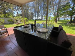 Lake House Escape in Beautiful Brightwaters - 0