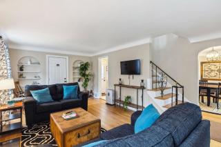 The Henry House I Pet Friendly Cozy Convenient - Fairview Park - 6