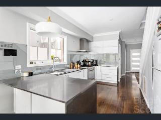 Central Cremorne Townhouse, Melbourne - 6