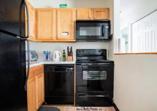 One Bedroom Apartment in Norwood - Norwood - 3