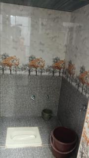 DWARKA HOME STAY Non AC rooms Hall For family only - Dwarka - 1