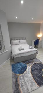 Family Friendly fully refurbished 3 bedroom, 3 bathroom property in London - Londra - 0