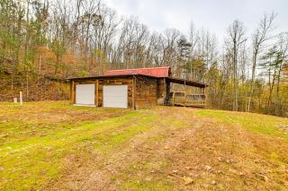 Steps to Kentucky Lake Cozy Cabin with Deck! - Waverly - 8