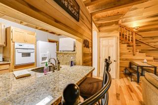 Steps to Kentucky Lake Cozy Cabin with Deck! - Waverly - 3
