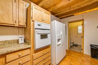 Steps to Kentucky Lake Cozy Cabin with Deck! - Waverly - 1