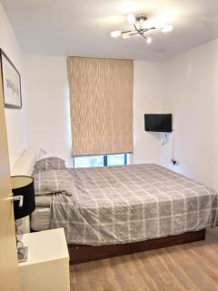 New Central Woking 1 and 2 Bedroom Apartments with Free Gym, close to Train Station - Woking - 7