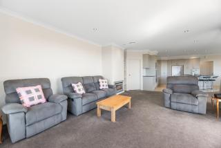 Sun, Sand, Serenity - Waihi Beach Holiday Home - Waihi Beach - 5