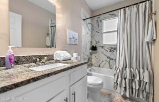 Riverside Craftsman with 3 beds and 3 baths, Pet friendly, Great neighborhood - 8