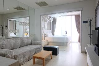 Luxury 1BR Apartment at Dago Suites By Travelio - Bandung - 5