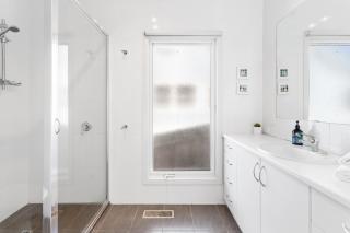 Menzies Backbeach Retreat by Ready Set Stay - Rye - 2
