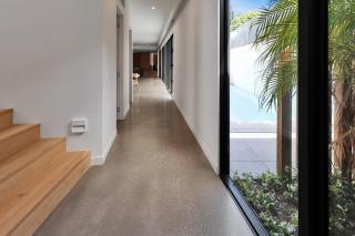 Frankie Luxury pool house Geelong Sleeps 12 Close to GMHBA cafes restaurants shops schools - Newtown and Chilwell - 2