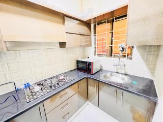 Cozy & Modern 2-Bedroom Apt - Karachi - 1