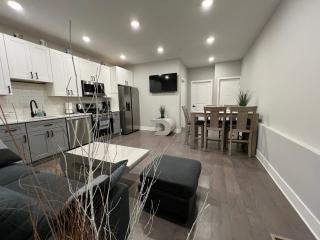 Charming 3BR 2BA with Private Patio - Philadelphia - 0