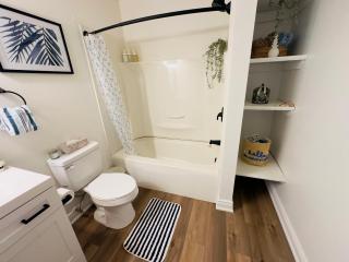 Lovely Beachside Oasis 2BD in Port Dover - 7