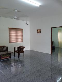 Homestay Idaman di Kuala Terengganu dengan 2 Bilik Aircond - Harga utk 1 rumah - 2